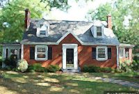 Charming Cape Cod Steps from Shopping Delights