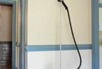 Effortless Wallpaper Removal with a Steamer