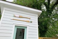 Driftwood Dreams: DIY Painted Oars for Coastal Home Decor
