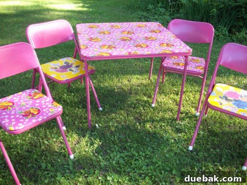 Close-up of the vibrant oilcloth on the table