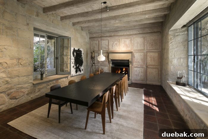 Dining room in Ellen Degeneres Villa