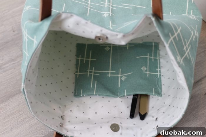 My Chic Handmade Tote 2 Finished DIY Tote Bag with interior view