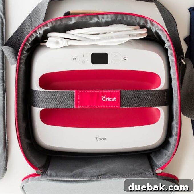 Exterior pocket of the EasyPress Tote for convenient mat storage