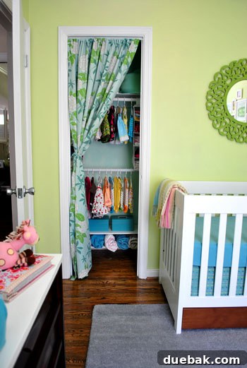 Mastering Paint and Accent Colors for Striking Interiors 9 Unexpected color pops in home decor