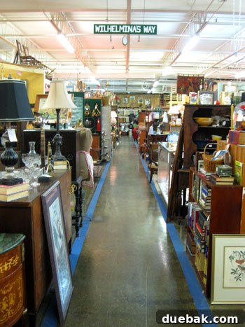 Sleepy Poet Antique Mall entrance