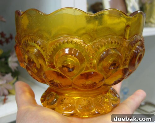 Another decorative bowl