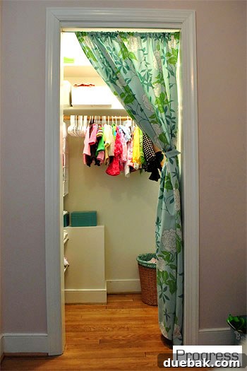 Final current view of Clara's room, a cozy and decorated space