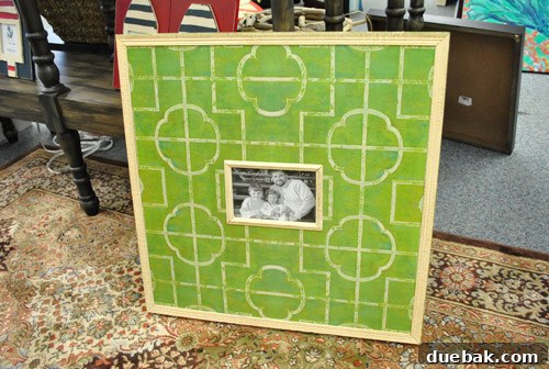 Geometric patterned picture frame