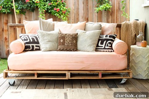Detailed view of the pallet construction of Jaime's outdoor daybed.