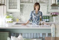 Kitchen Wall Ideas: Tile and Open Shelves