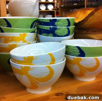 Elegant butterfly-themed decorative bowls