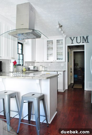 Kitchen Backsplash: Gorgeous Mosaic Marble Tile