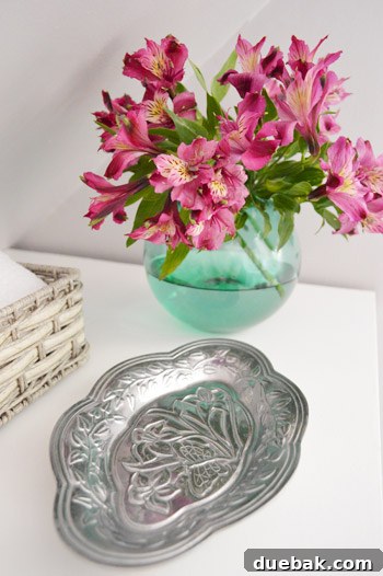 grannys-vintage-accessories-bathroom