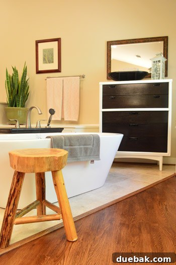 Characterful Comforts: A Home's Warm Embrace 15 Balanced Bathroom Decor with Dark Accents