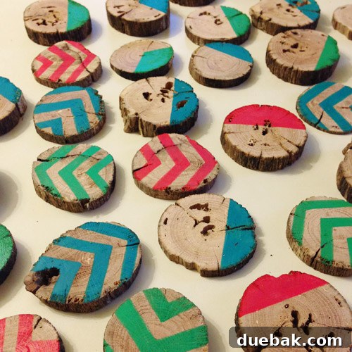 Rustic Wood Slice Christmas Creations 6 Assortment of vibrant wood slice ornaments with various designs