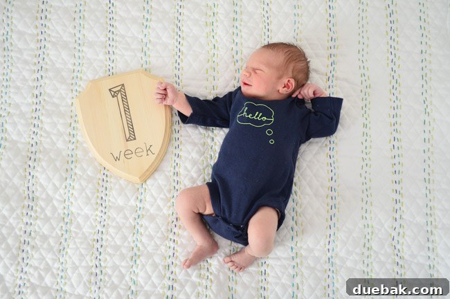 Teddy's first weekly baby photo showing him at one week old.
