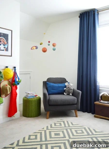Boys Outer-Space-Bedroom-Reading-Corner