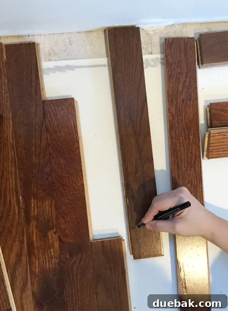 install hardwood flooring marking boards to cut
