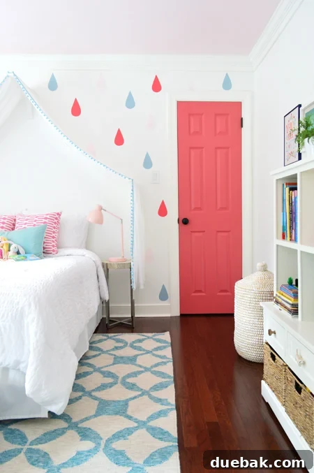 GirlsRoom-Blue-Rug-Pink-Closet-Door