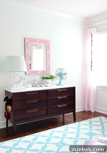 GirlsRoom-Dresser-Pink-Mirror