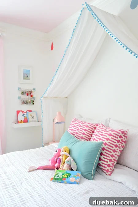 GirlsRoom-Canopy-Bed-Detail