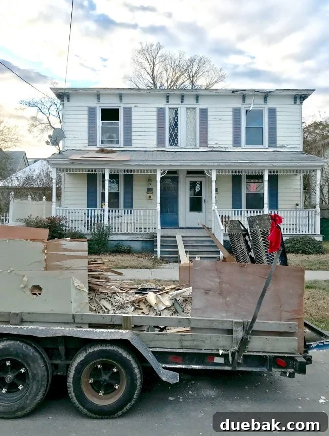 Beach duplex exterior before demolition
