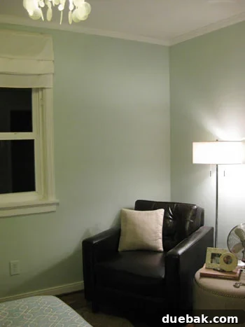 Blank wall in a bedroom, waiting for decor inspiration