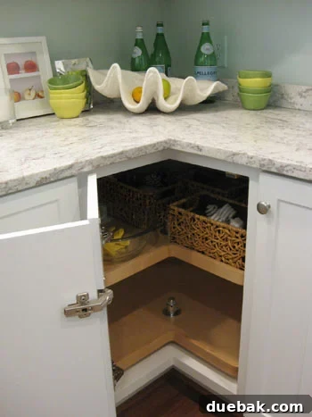 corner-lazy-susan corner-lazy-susan