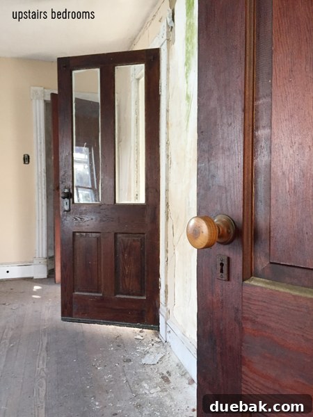 beach-house-before-upstairs-bedrooms