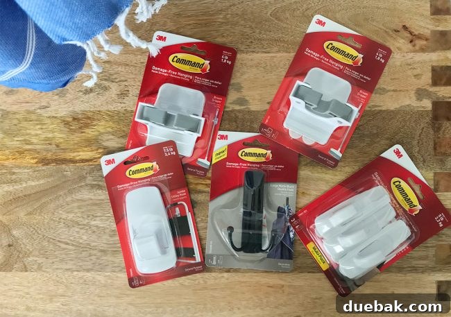 Hooks and grippers
