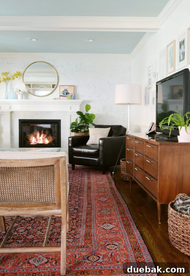 Living room with Simply White